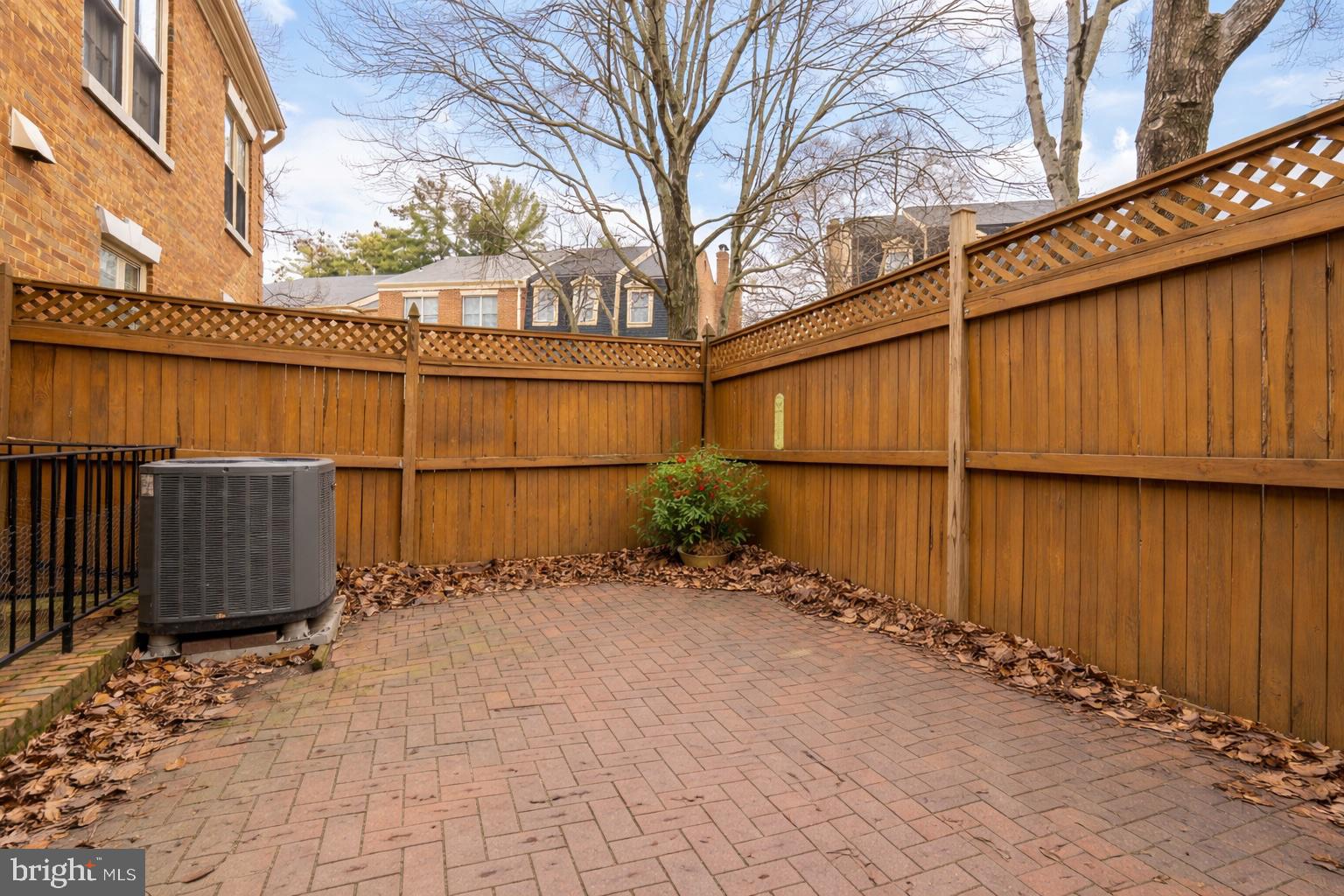 241 GRETNA GREEN COURT