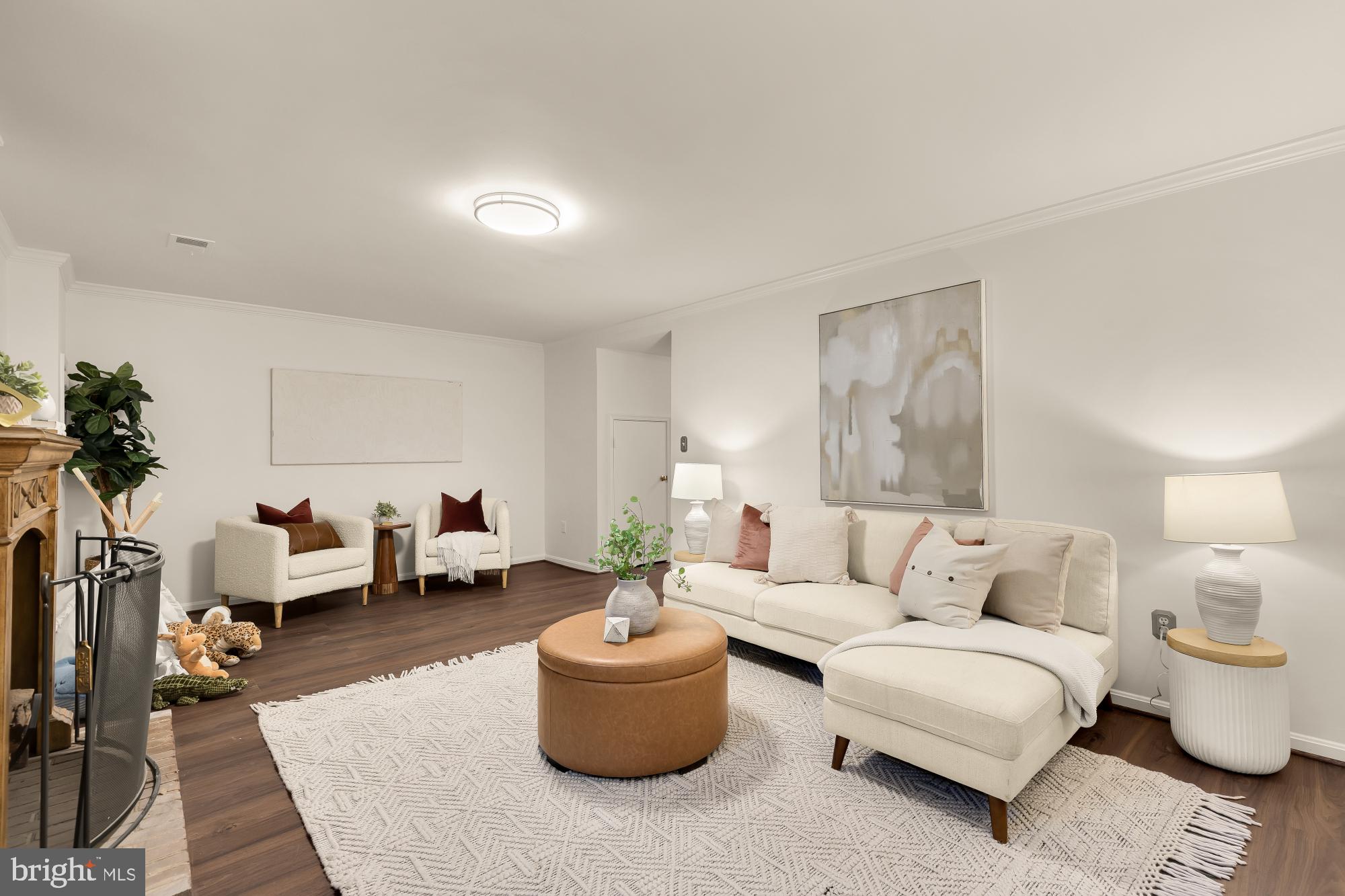 241 GRETNA GREEN COURT