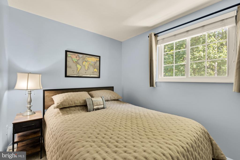 8100 LOVING FOREST COURT