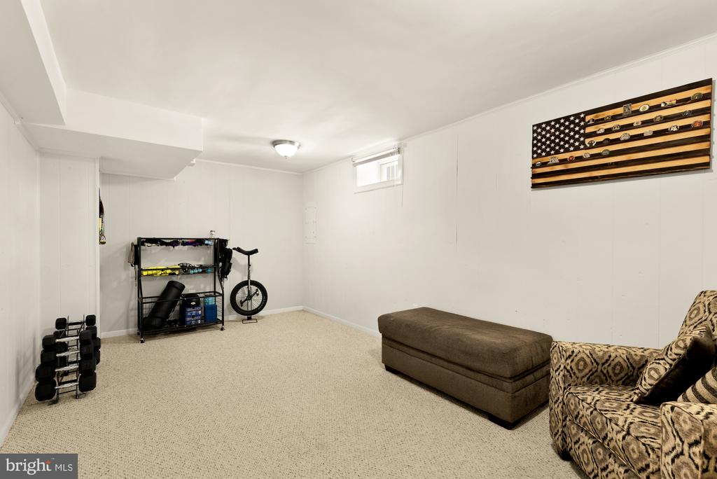 8100 LOVING FOREST COURT