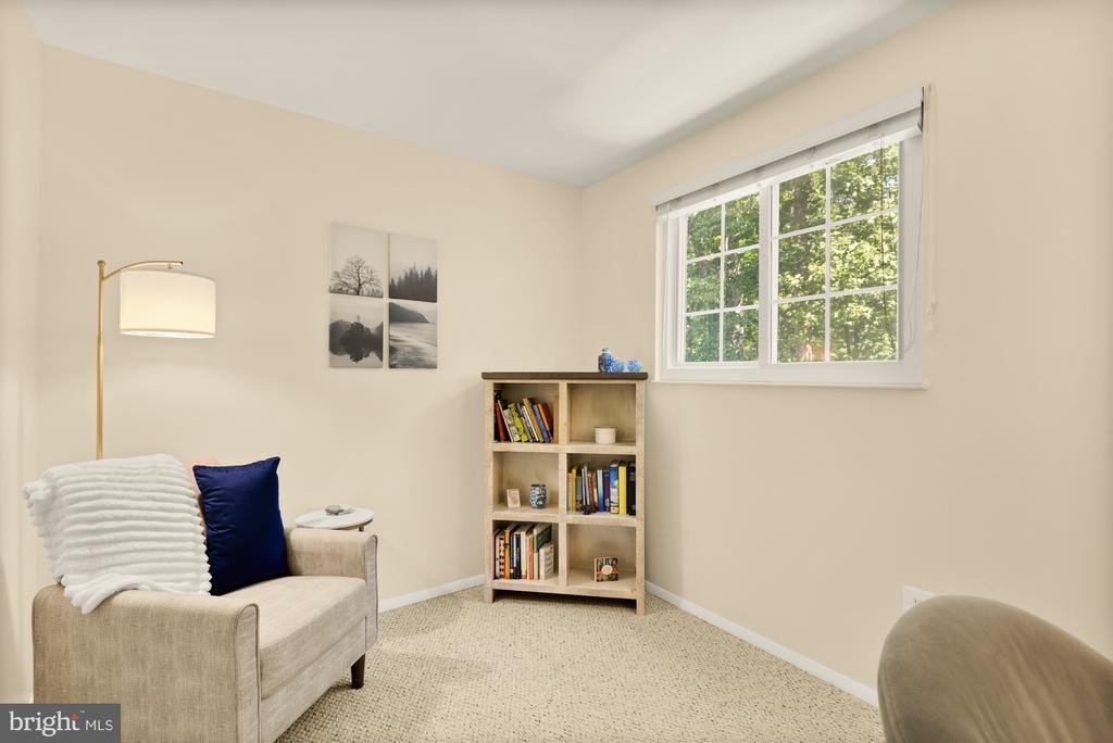 8100 LOVING FOREST COURT