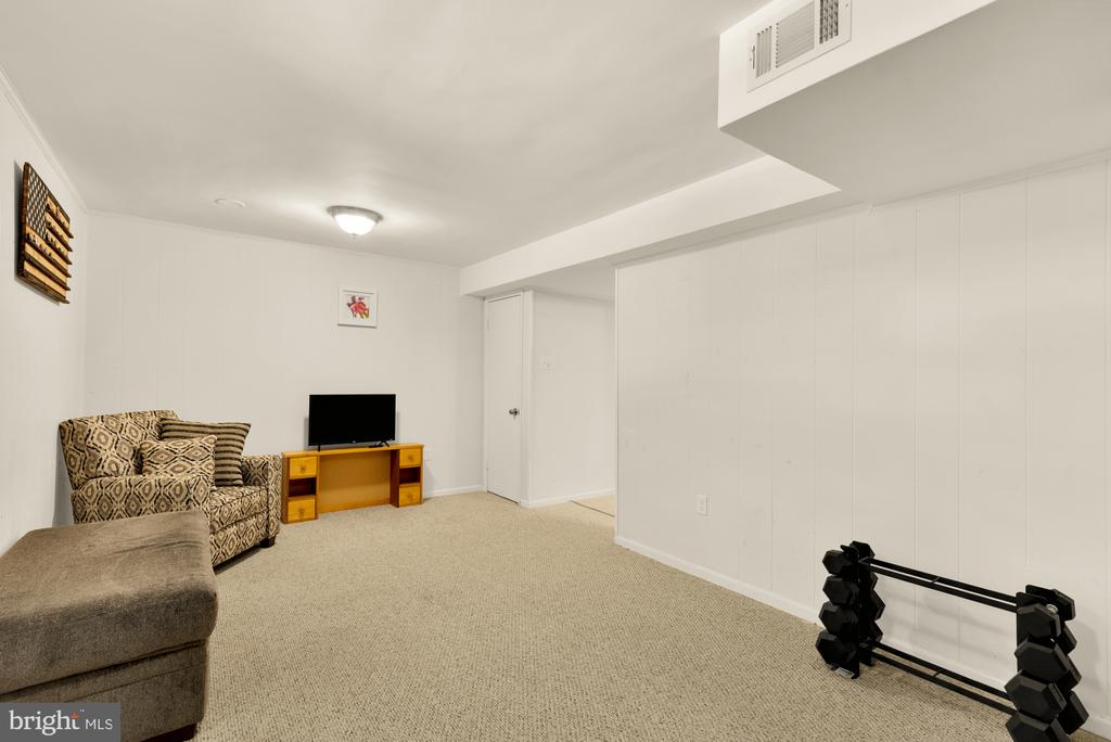 8100 LOVING FOREST COURT
