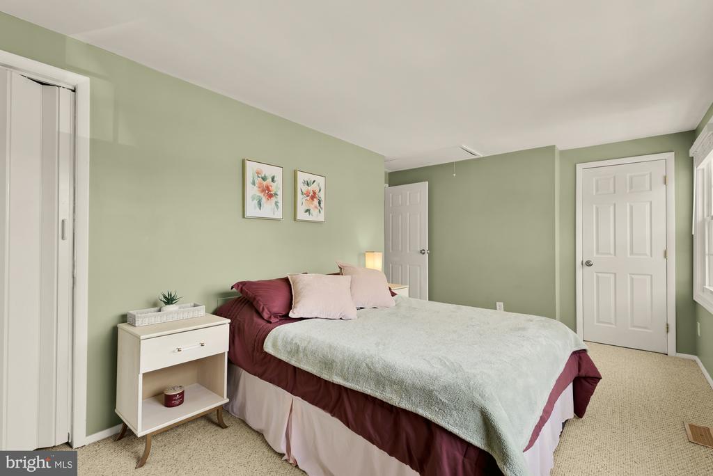 8100 LOVING FOREST COURT
