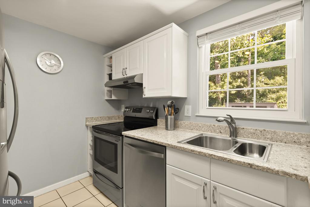 8100 LOVING FOREST COURT