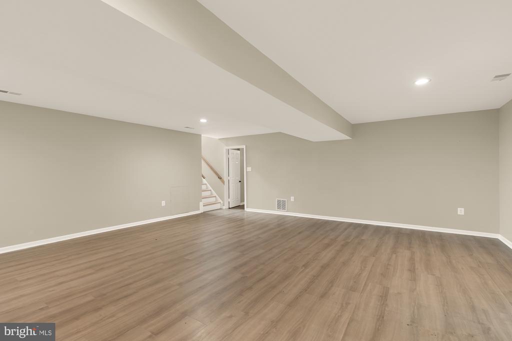 13005 EMMET COURT