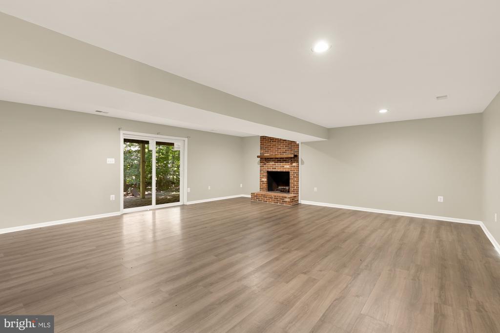 13005 EMMET COURT