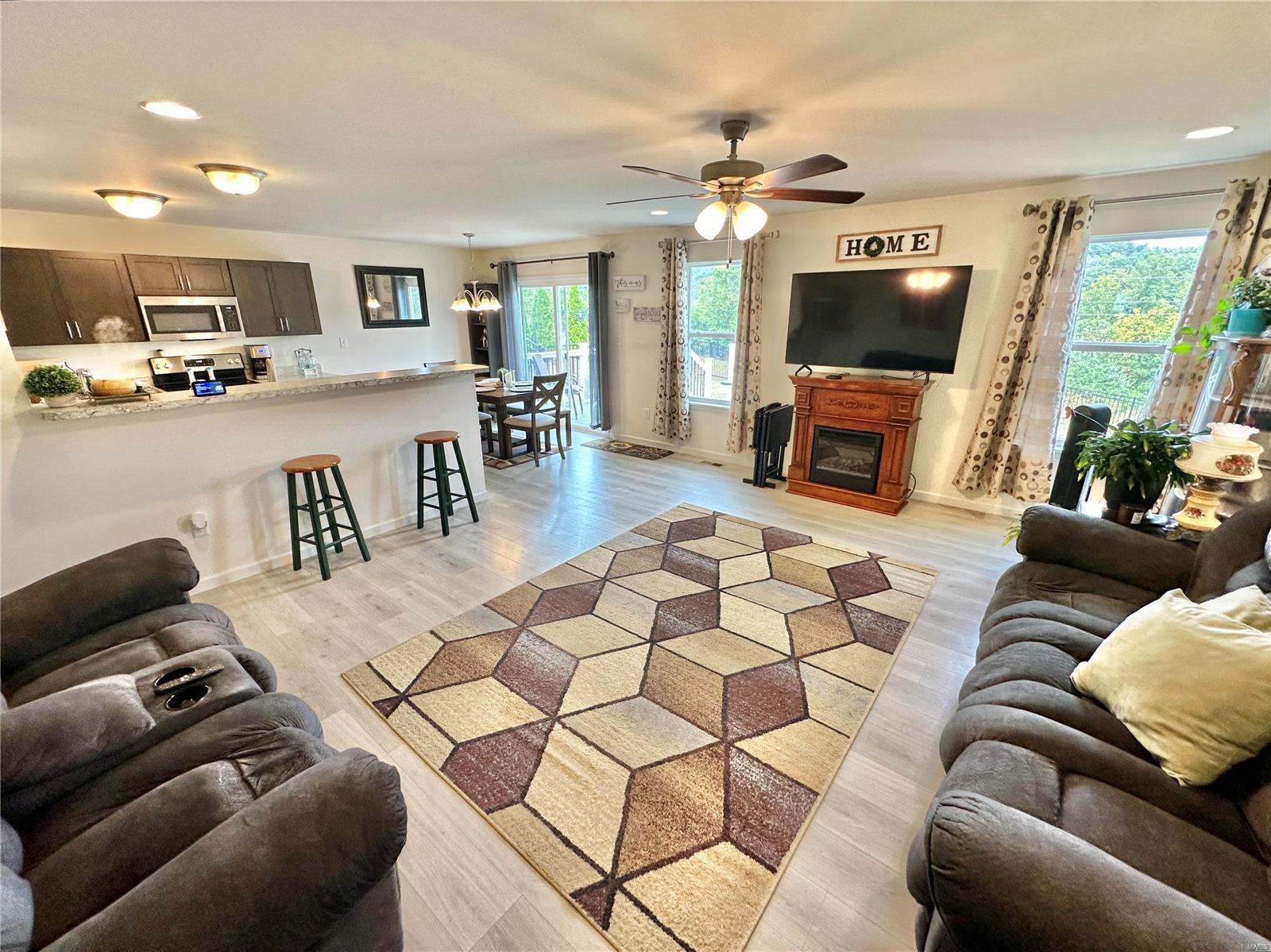 2617 Winding Valley Dr