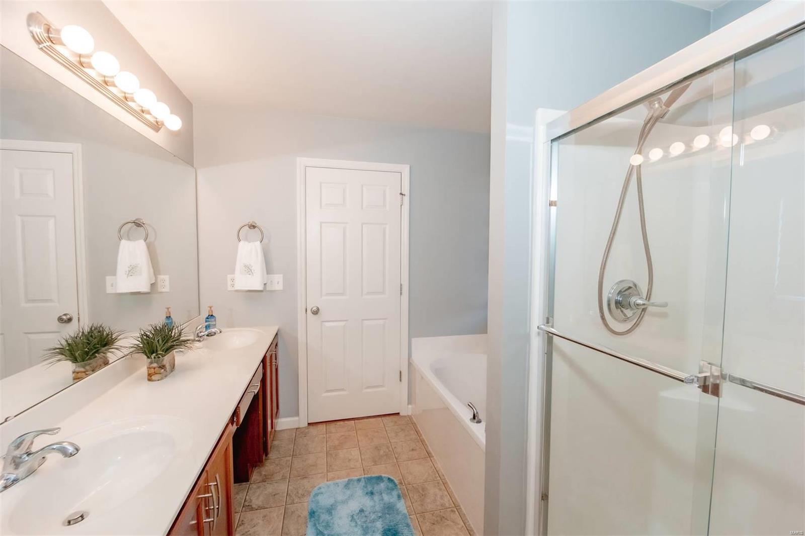 6561 Buckingham Palace Drive