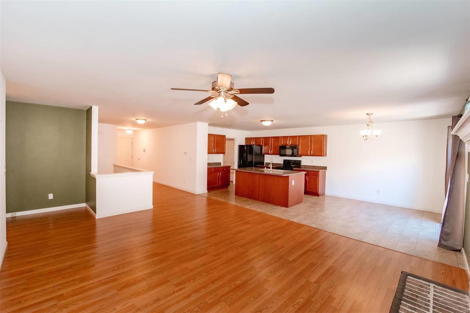 6561 Buckingham Palace Drive