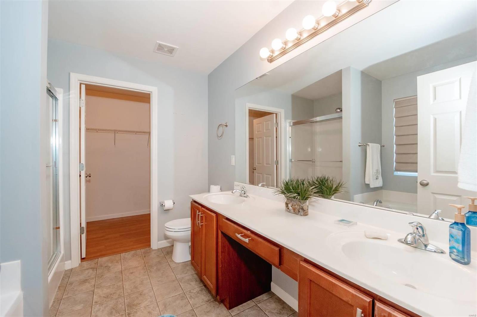 6561 Buckingham Palace Drive