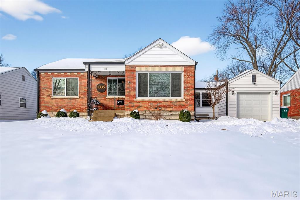 1335 Pinetree Lane