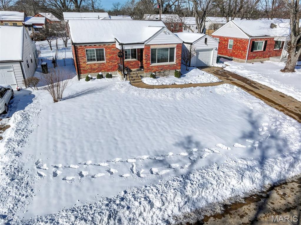 1335 Pinetree Lane