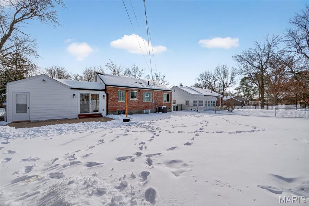 1335 Pinetree Lane