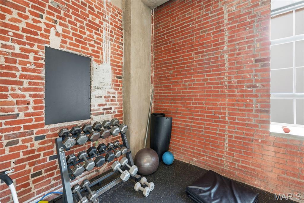 1627 Locust Street Unit: 305