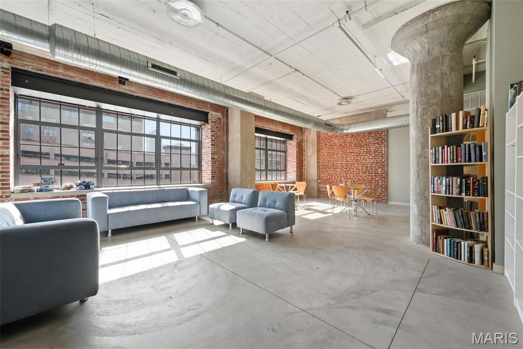1627 Locust Street Unit: 305