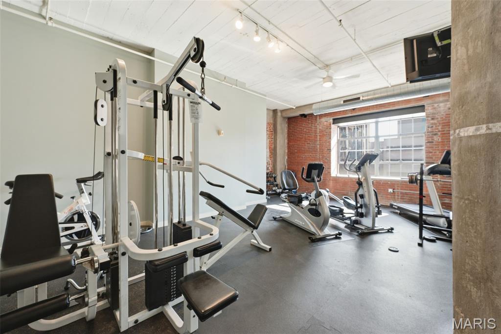 1627 Locust Street Unit: 305