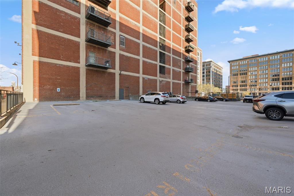 1627 Locust Street Unit: 305