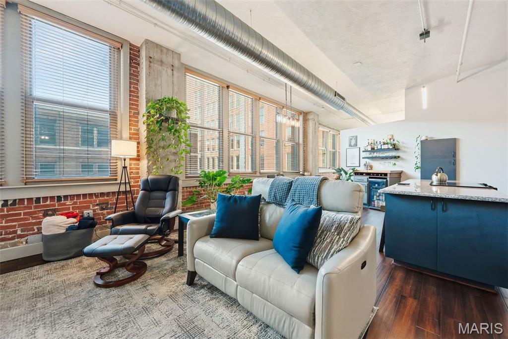 1627 Locust Street Unit: 305