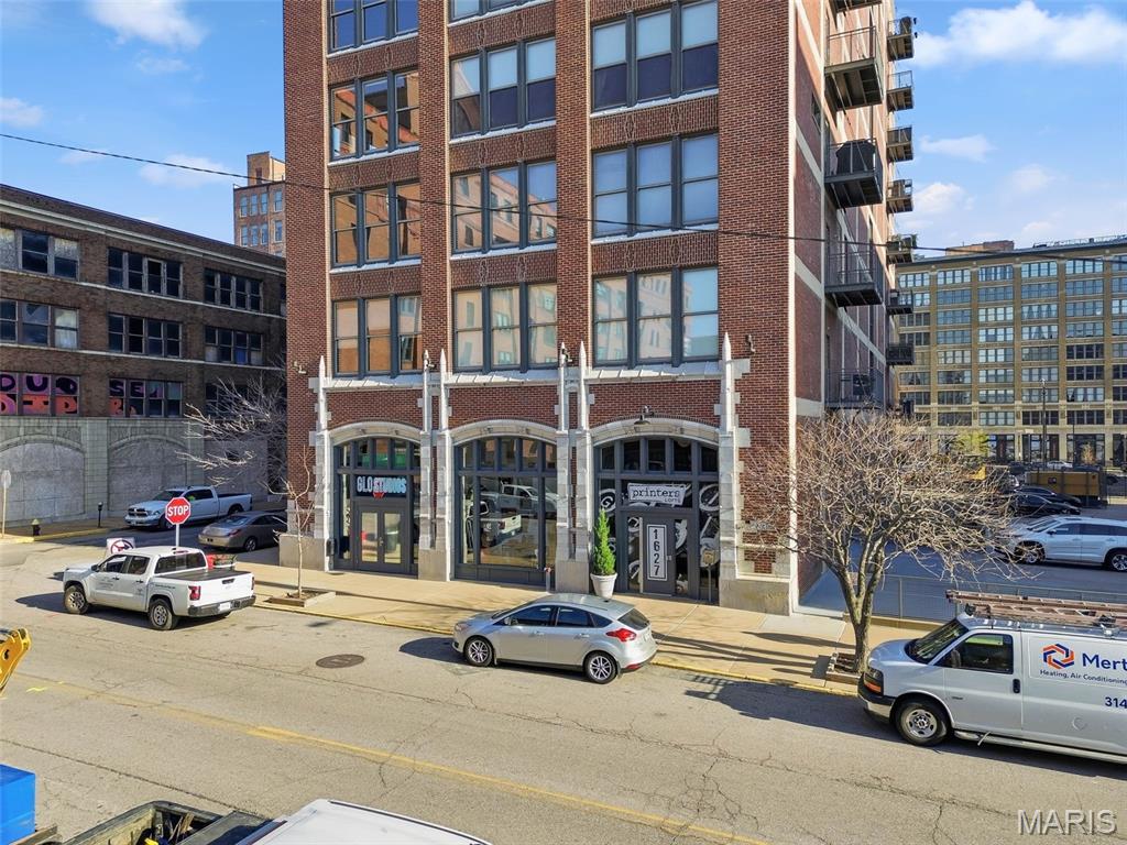 1627 Locust Street Unit: 305