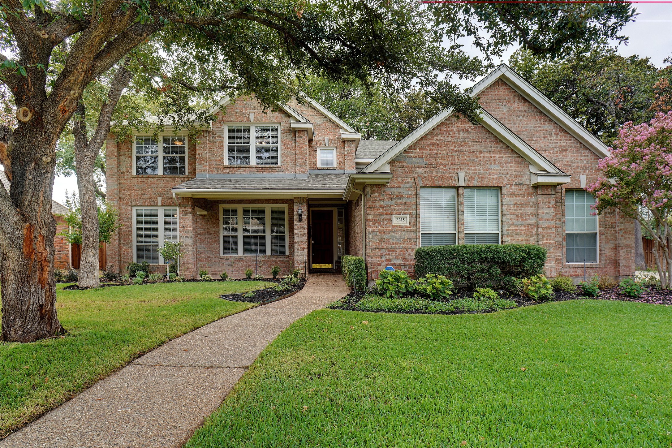 3215 Shadow Wood Circle