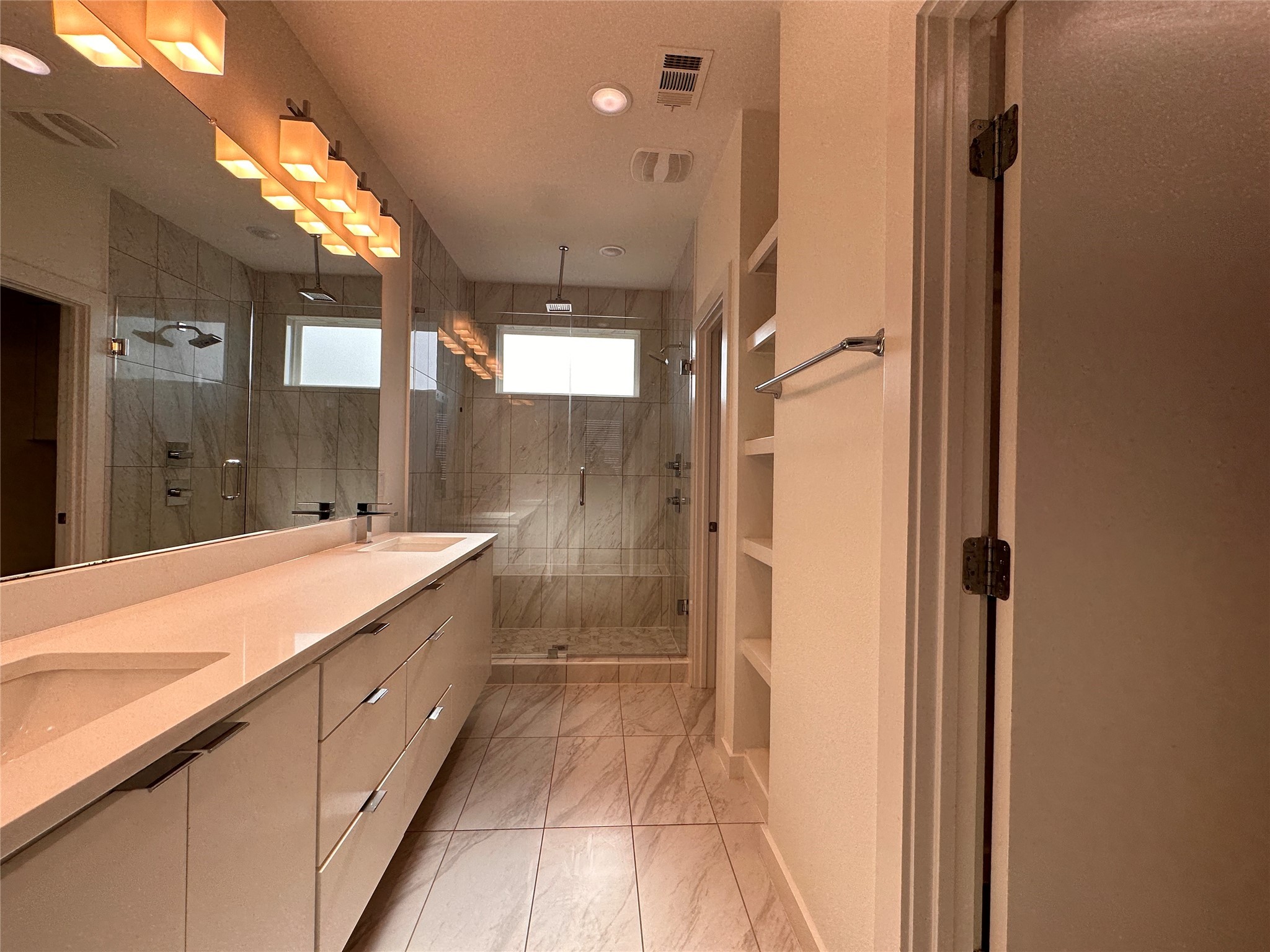 1510 N Washington 701