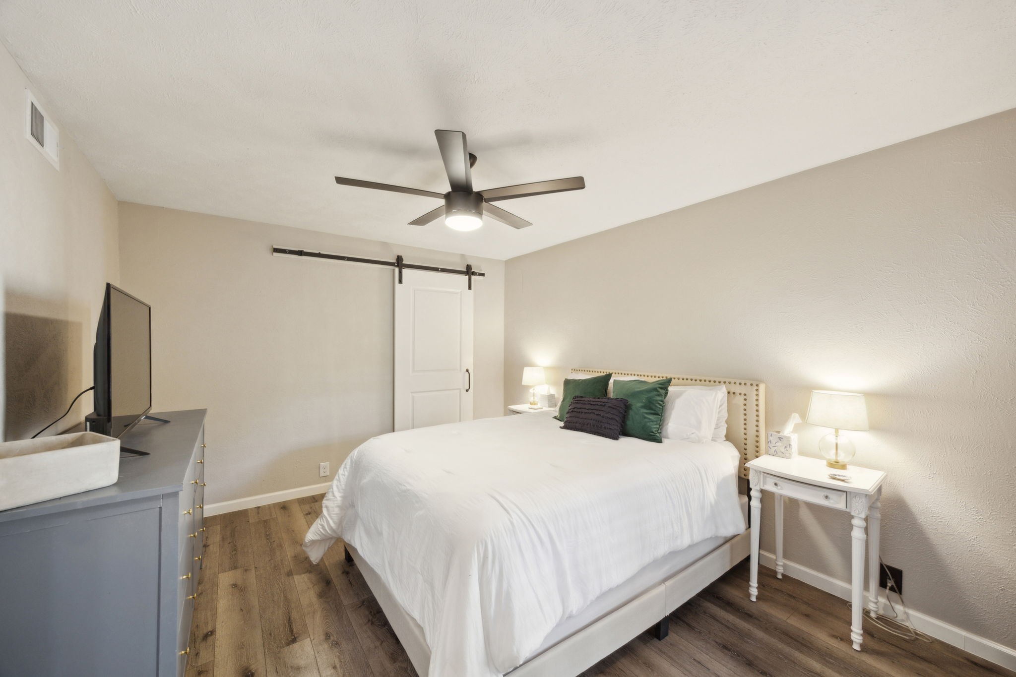 4023 Wycliff Avenue 104