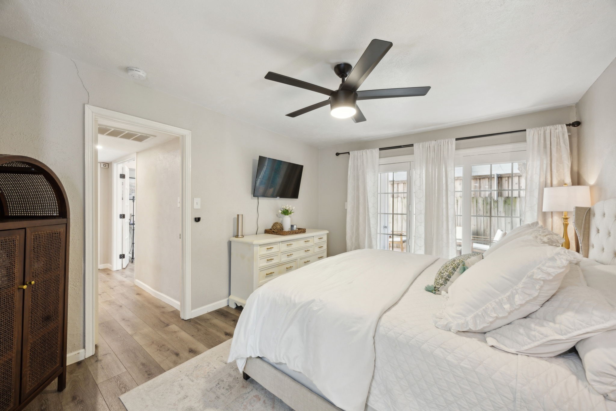 4023 Wycliff Avenue 104