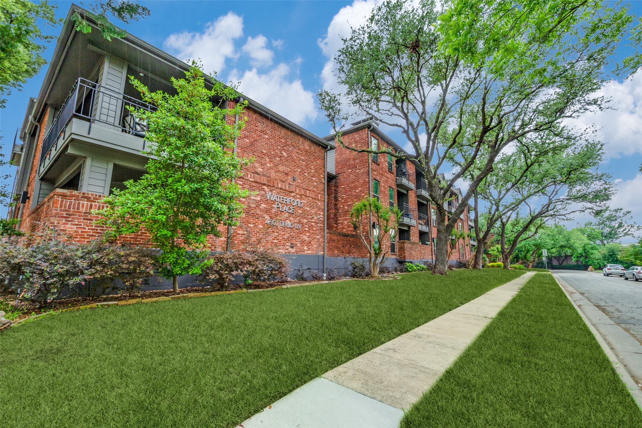 4501 Druid Lane 114