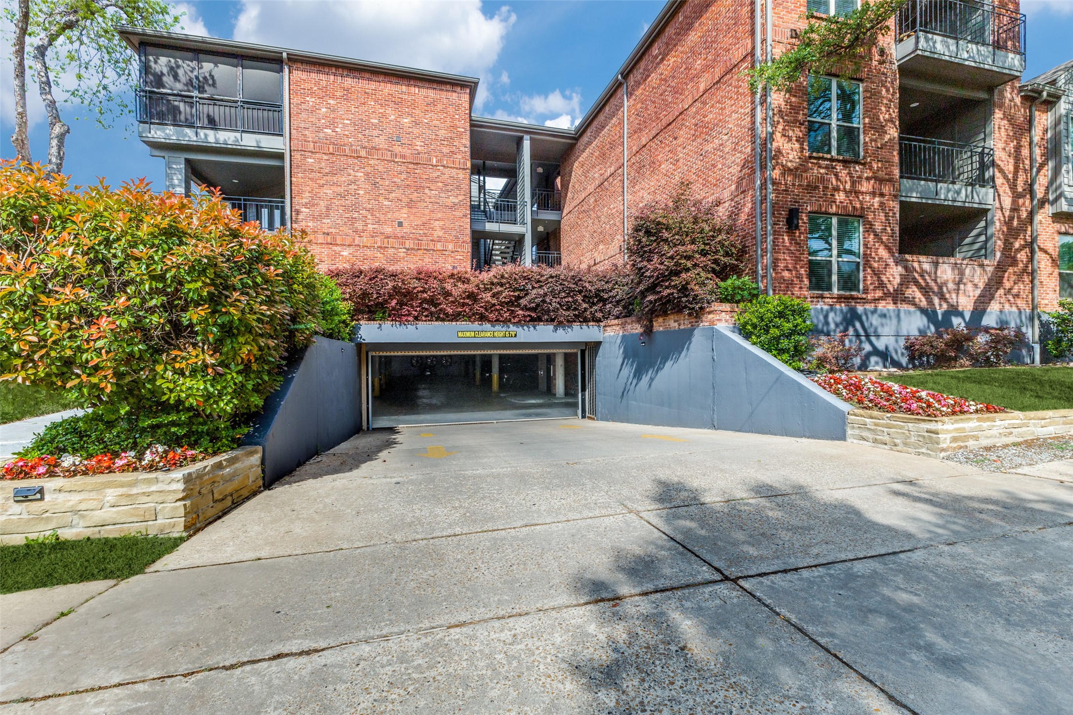 4501 Druid Lane 114