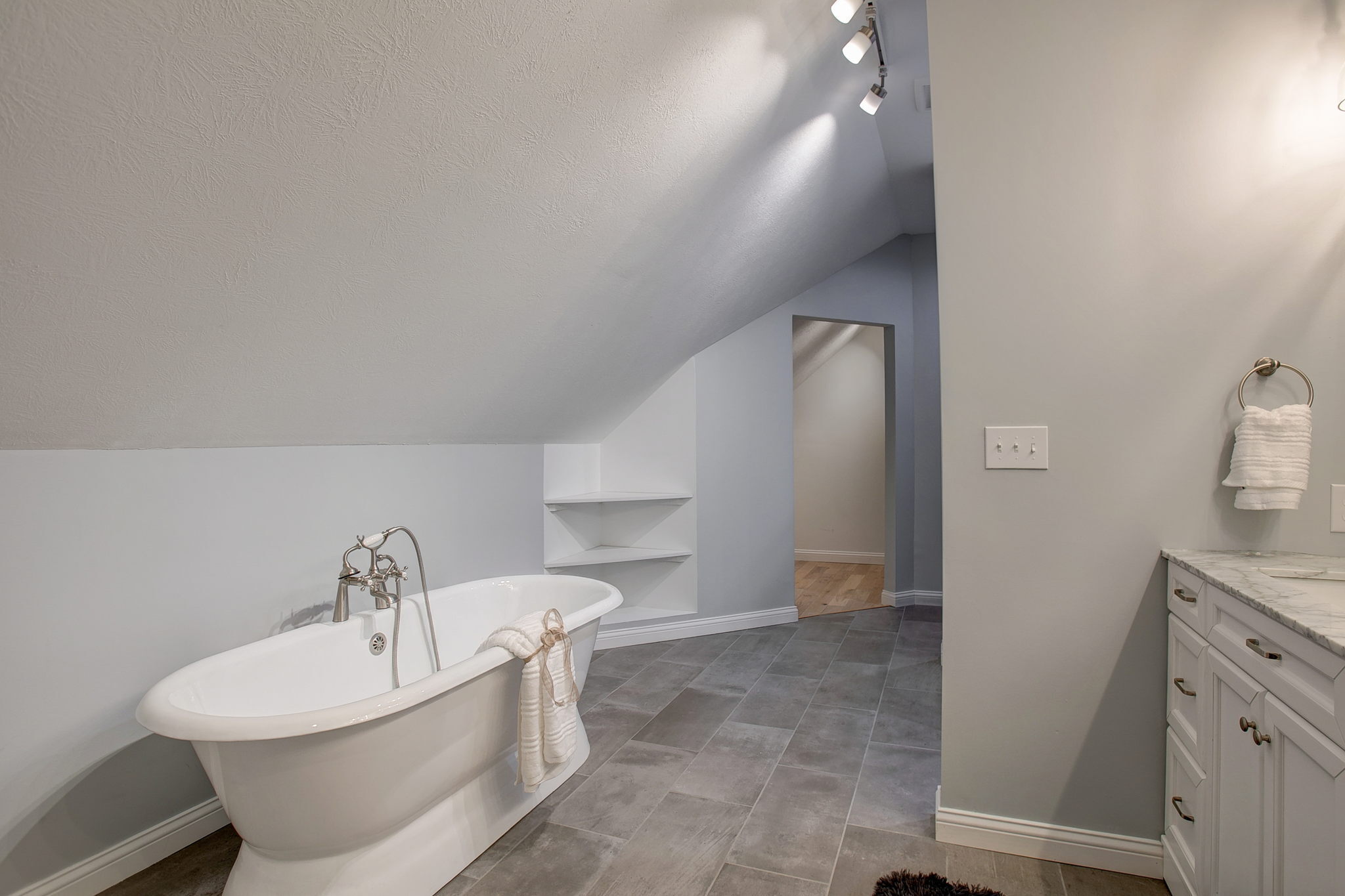 7106 Muskrat Drive
