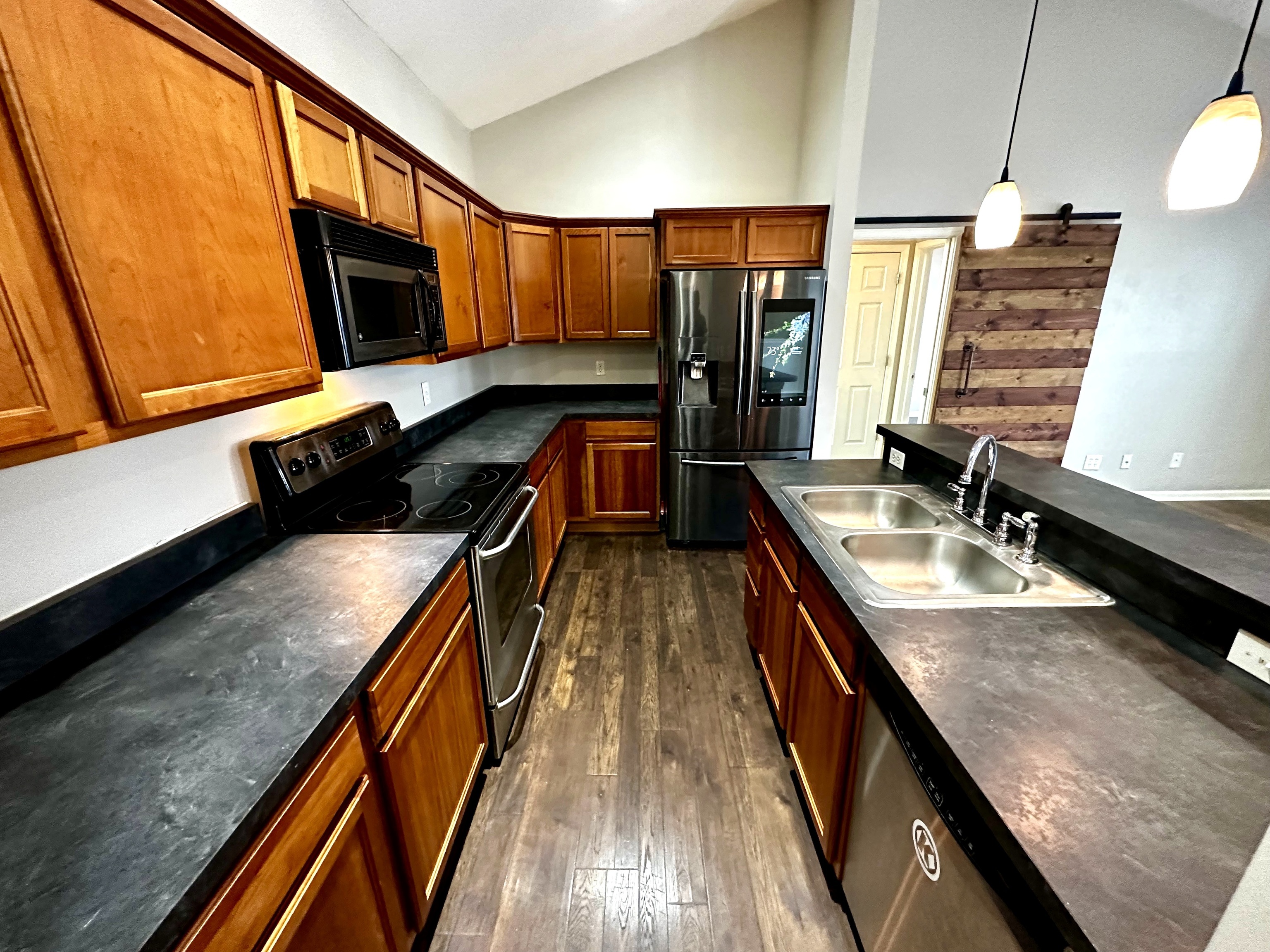 1615 N College Avenue Unit: 2