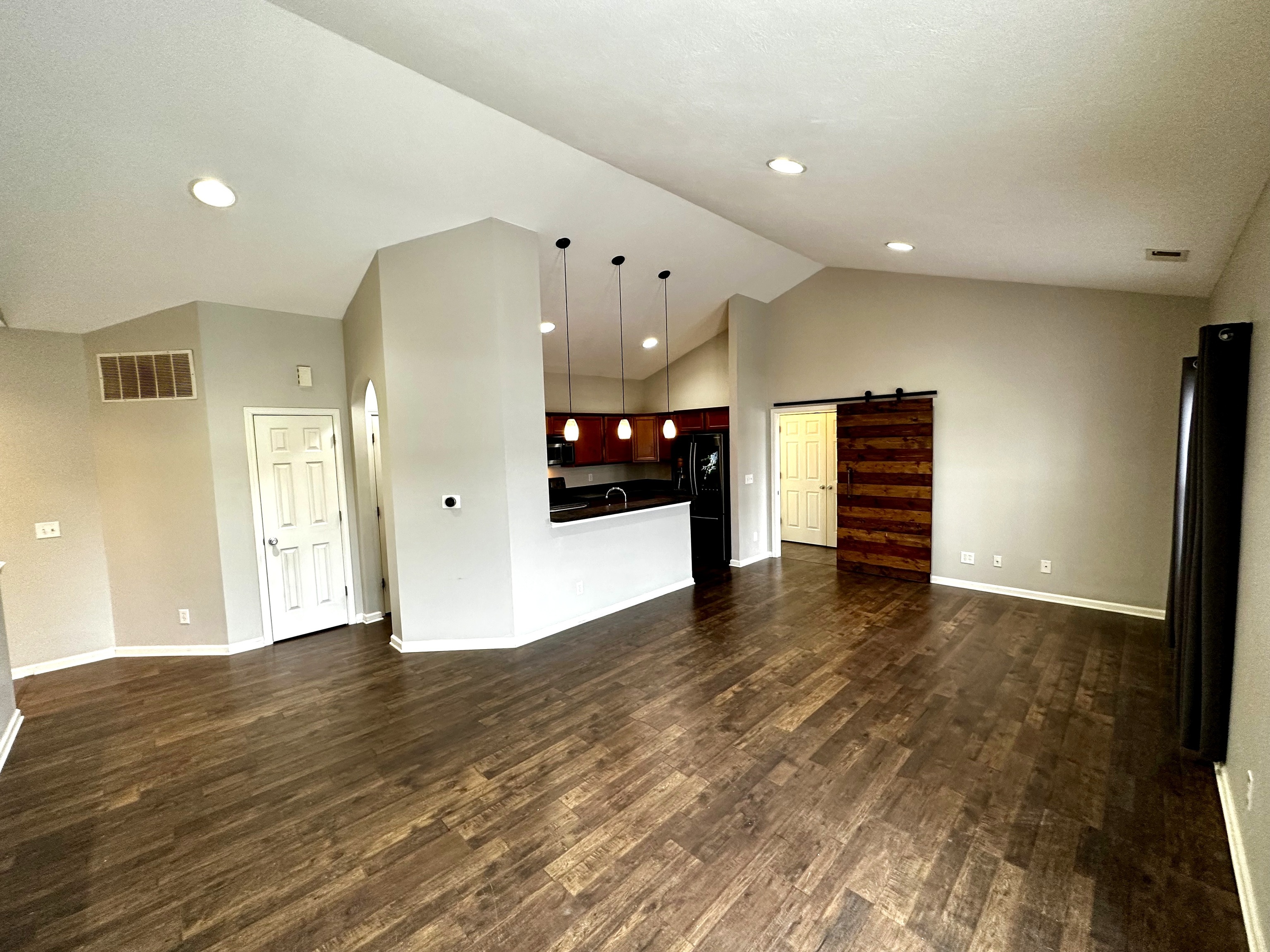 1615 N College Avenue Unit: 2