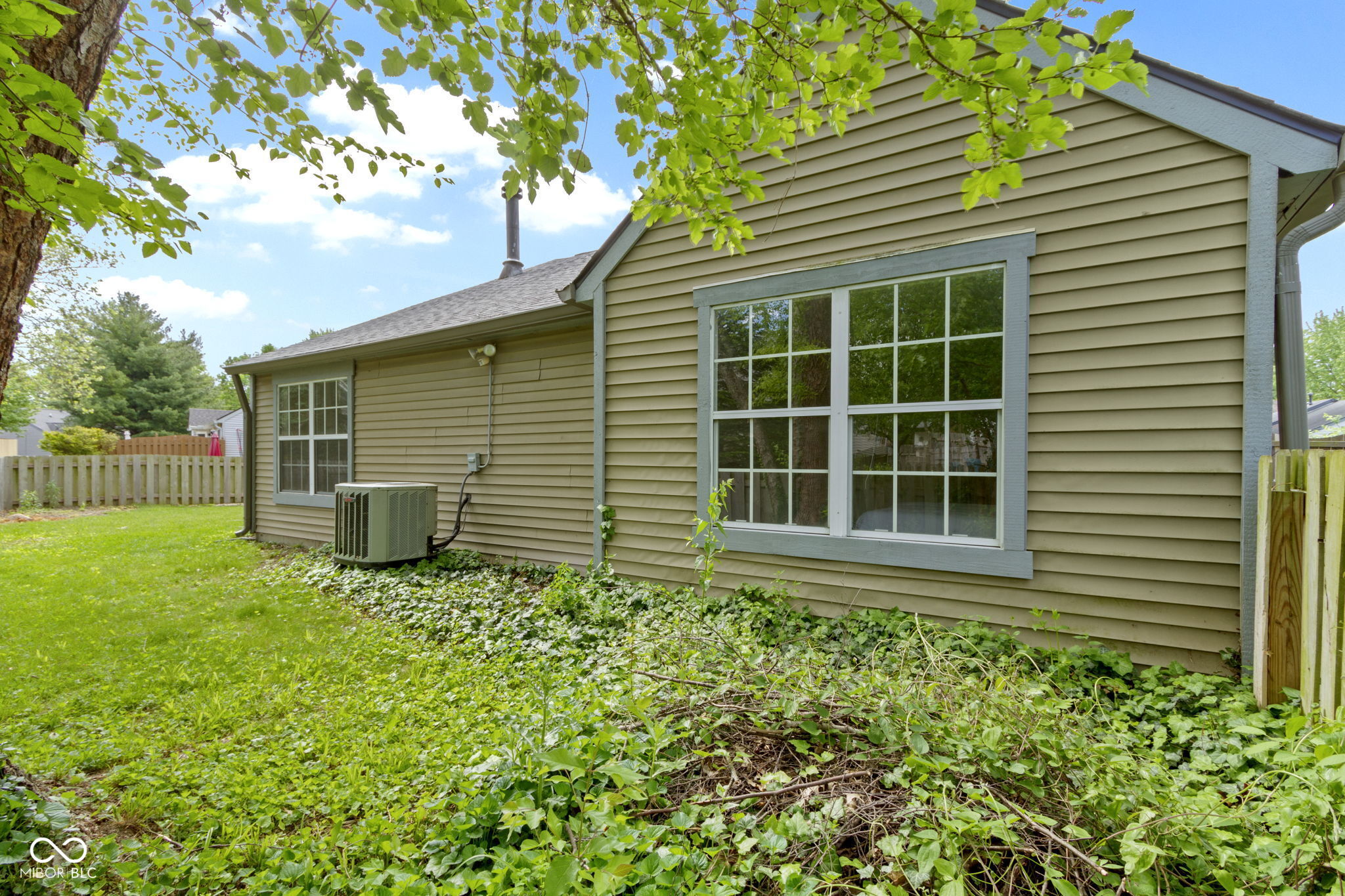 9788 Pine Ridge North Drive