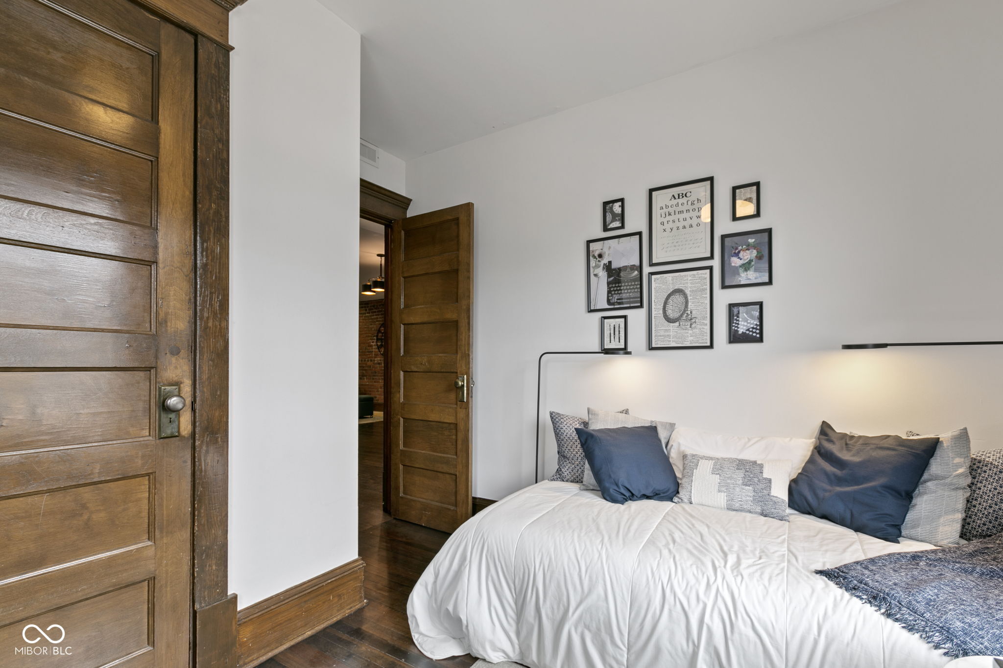 108 E Saint Clair Street Unit: E