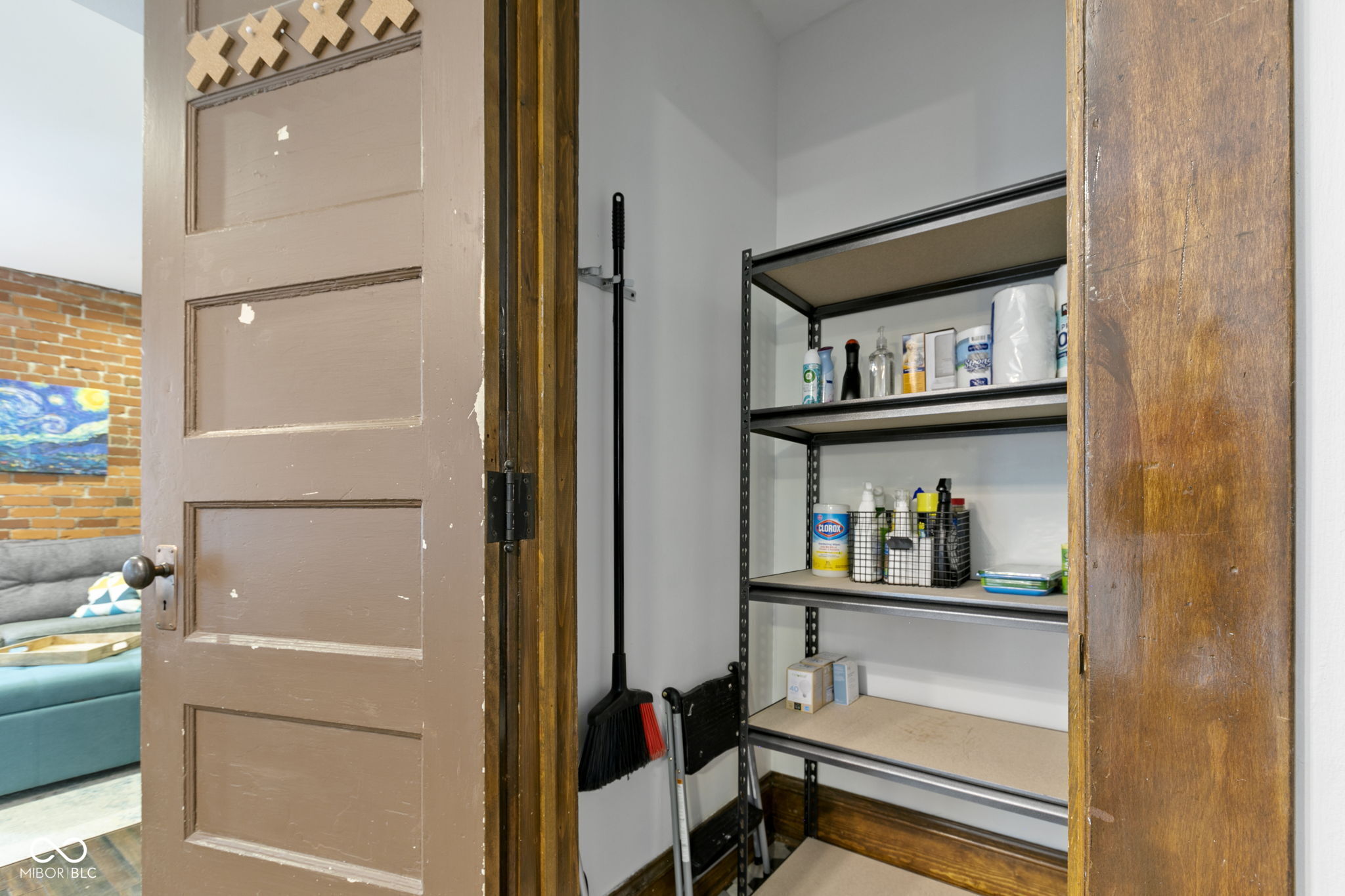 108 E Saint Clair Street Unit: E