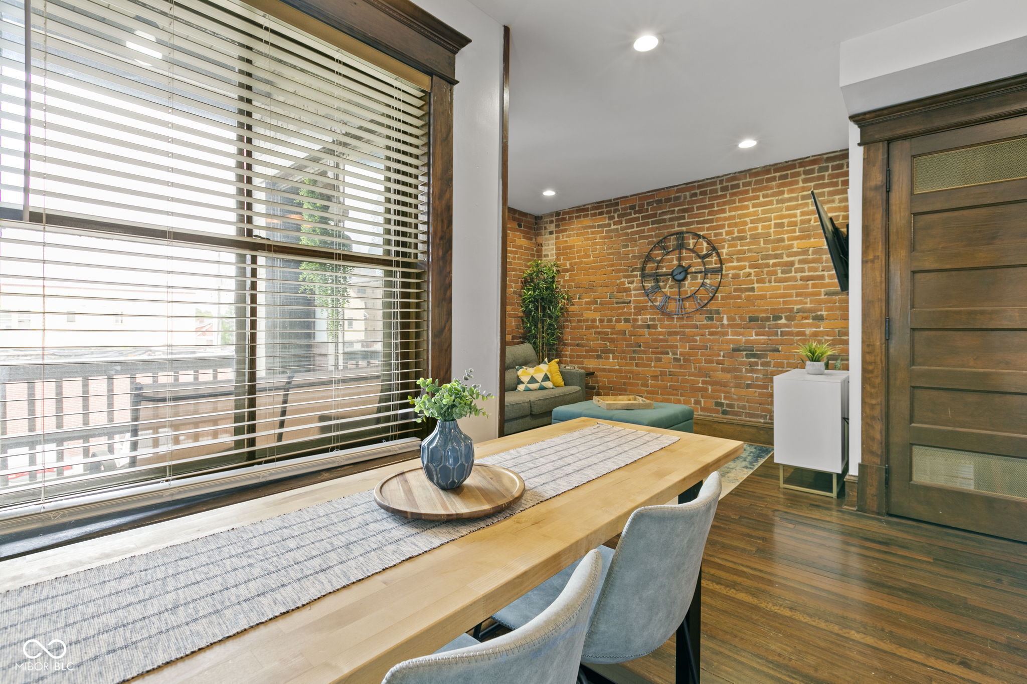 108 E Saint Clair Street Unit: E