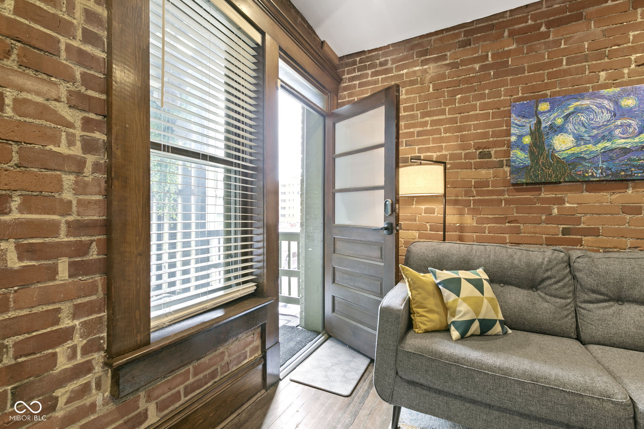 108 E Saint Clair Street Unit: E