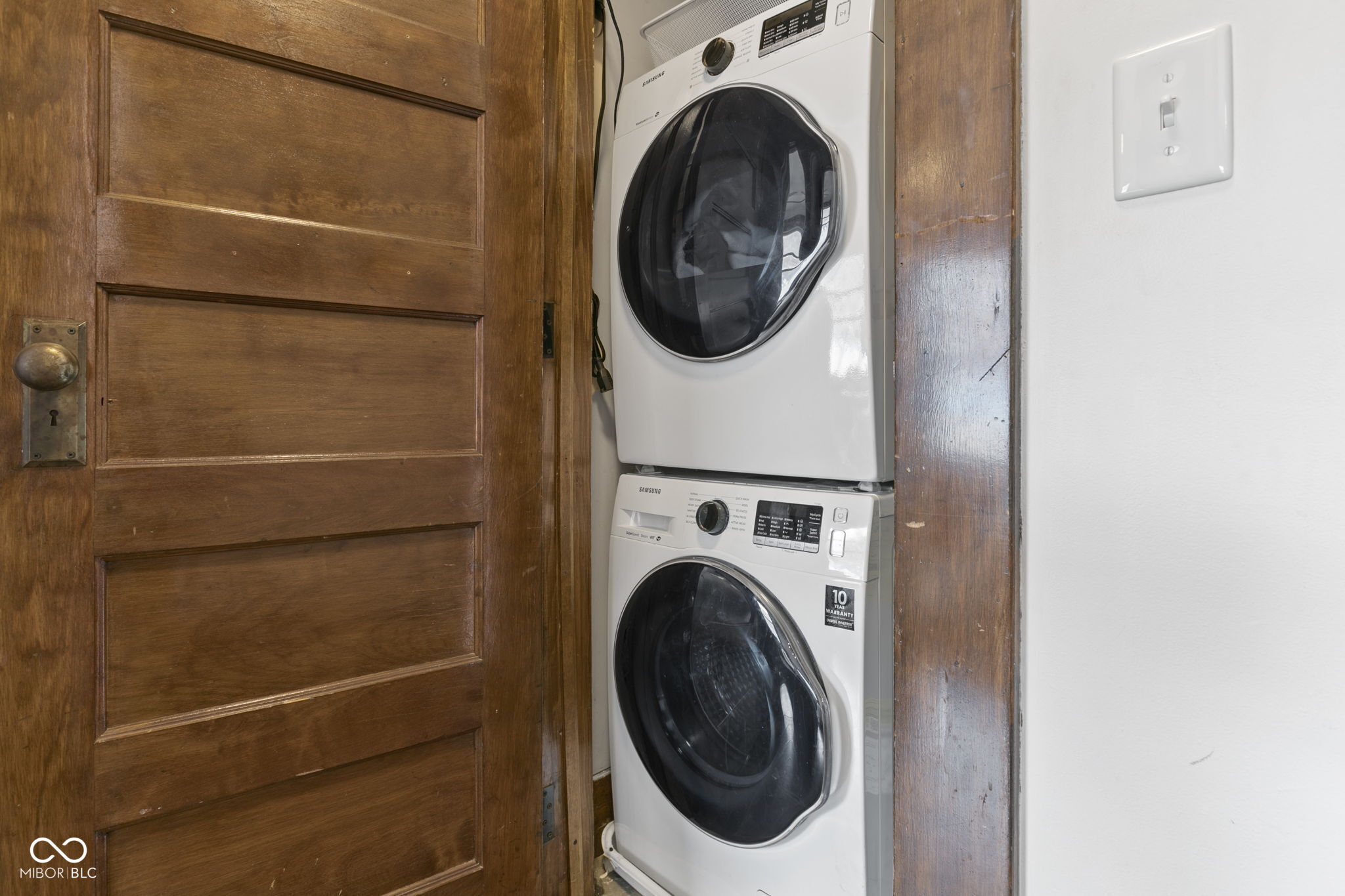 108 E Saint Clair Street Unit: E