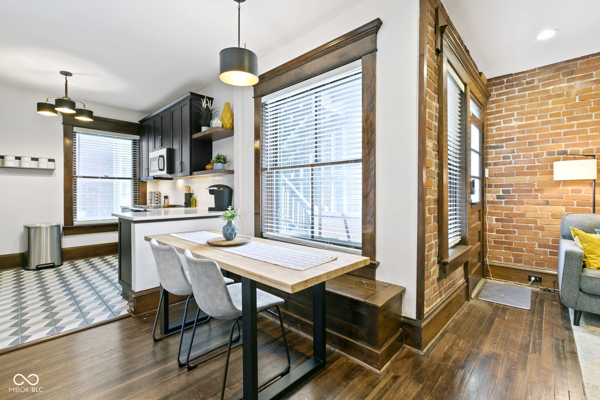 108 E Saint Clair Street Unit: E