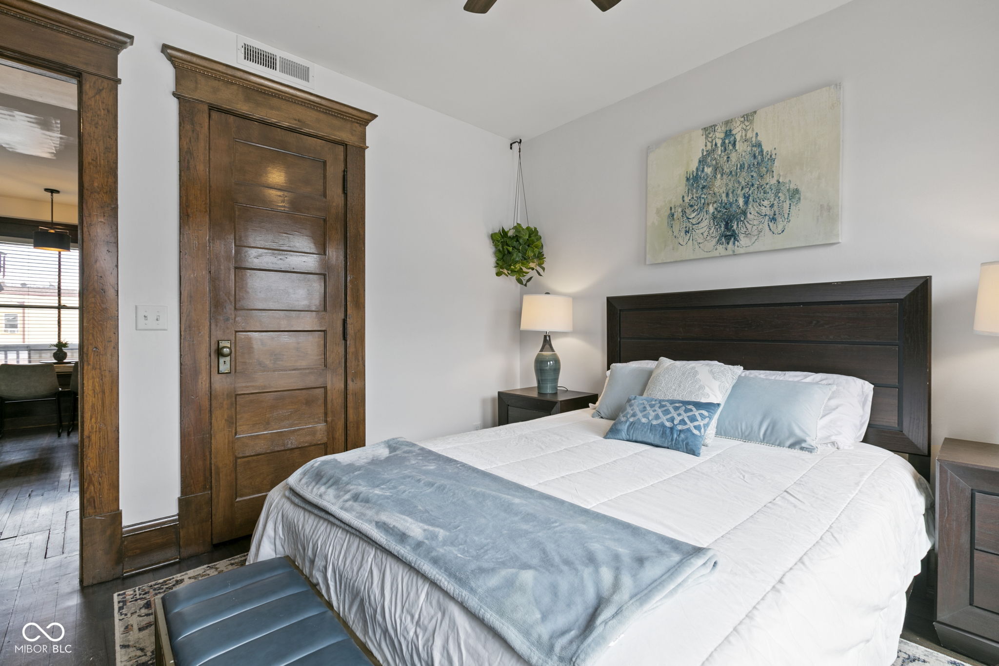 108 E Saint Clair Street Unit: E