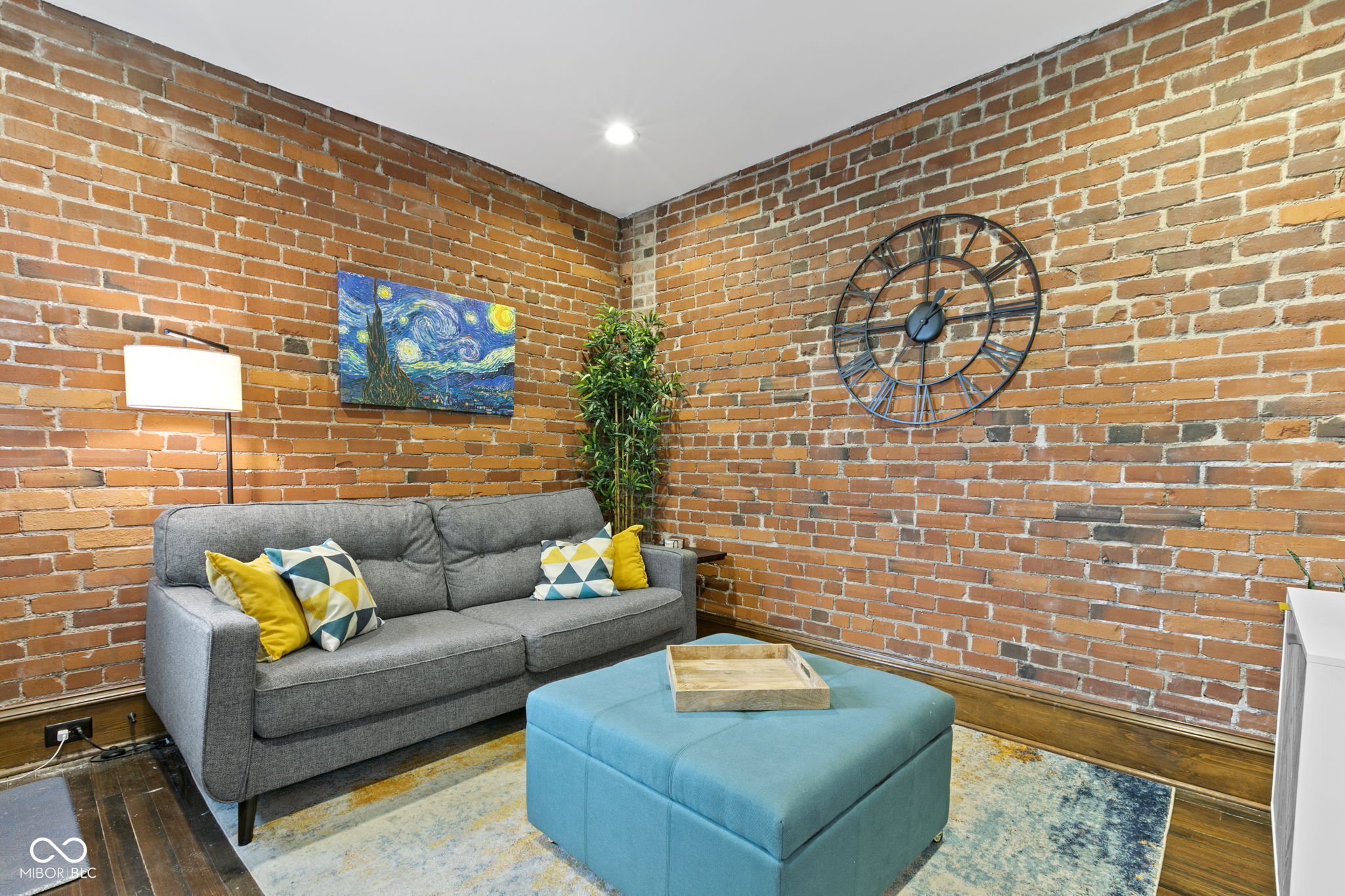 108 E Saint Clair Street Unit: E