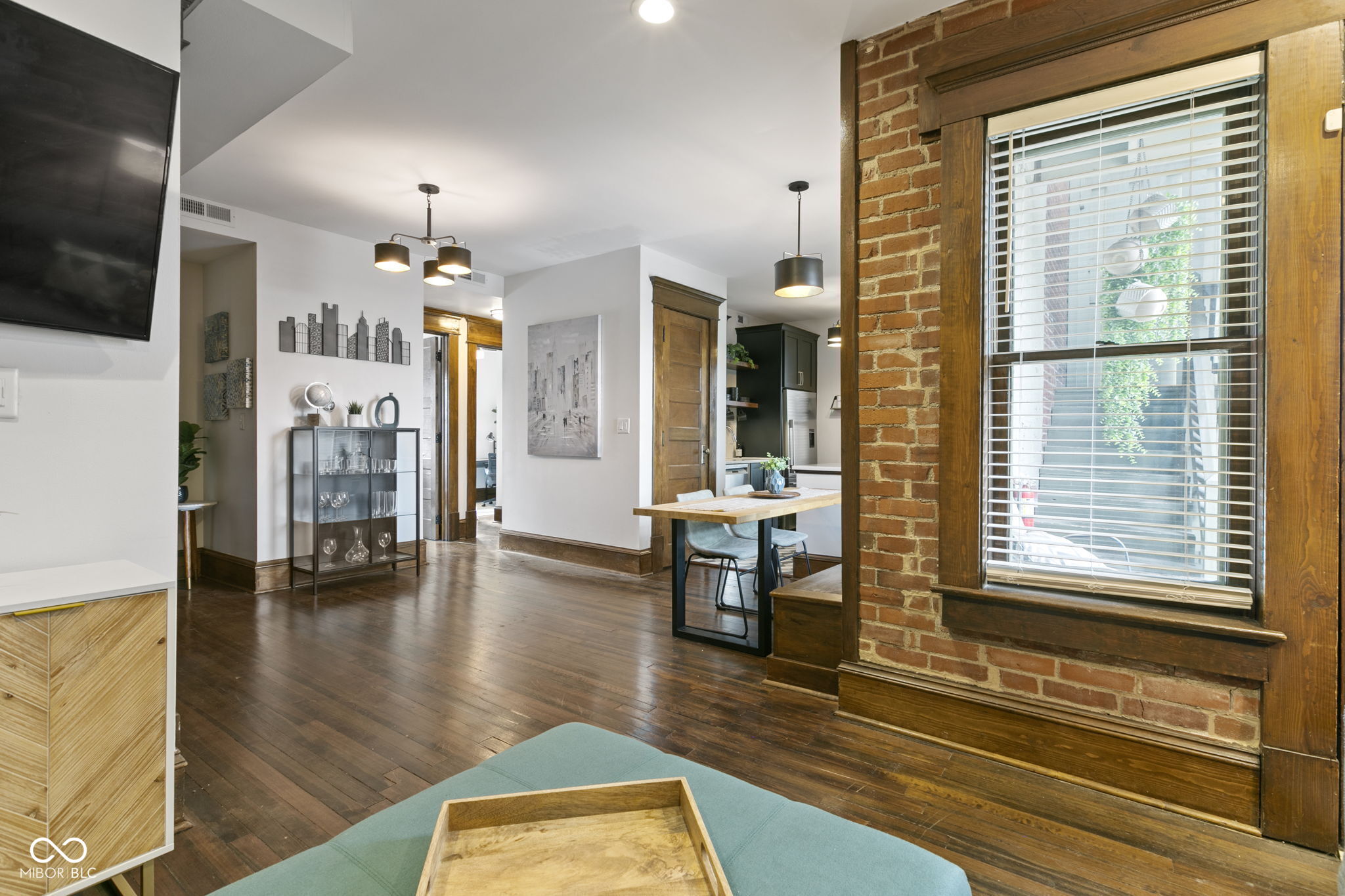 108 E Saint Clair Street Unit: E