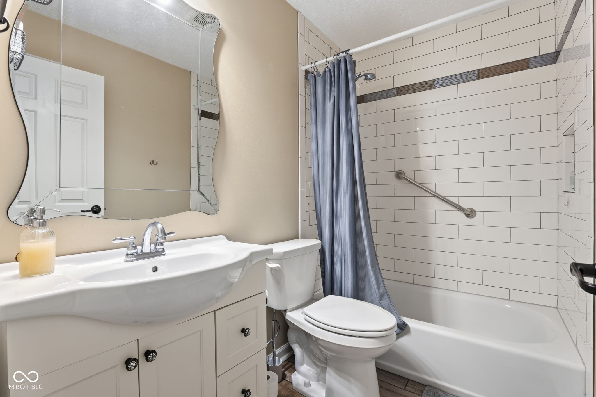 11610 Buttonwood Drive