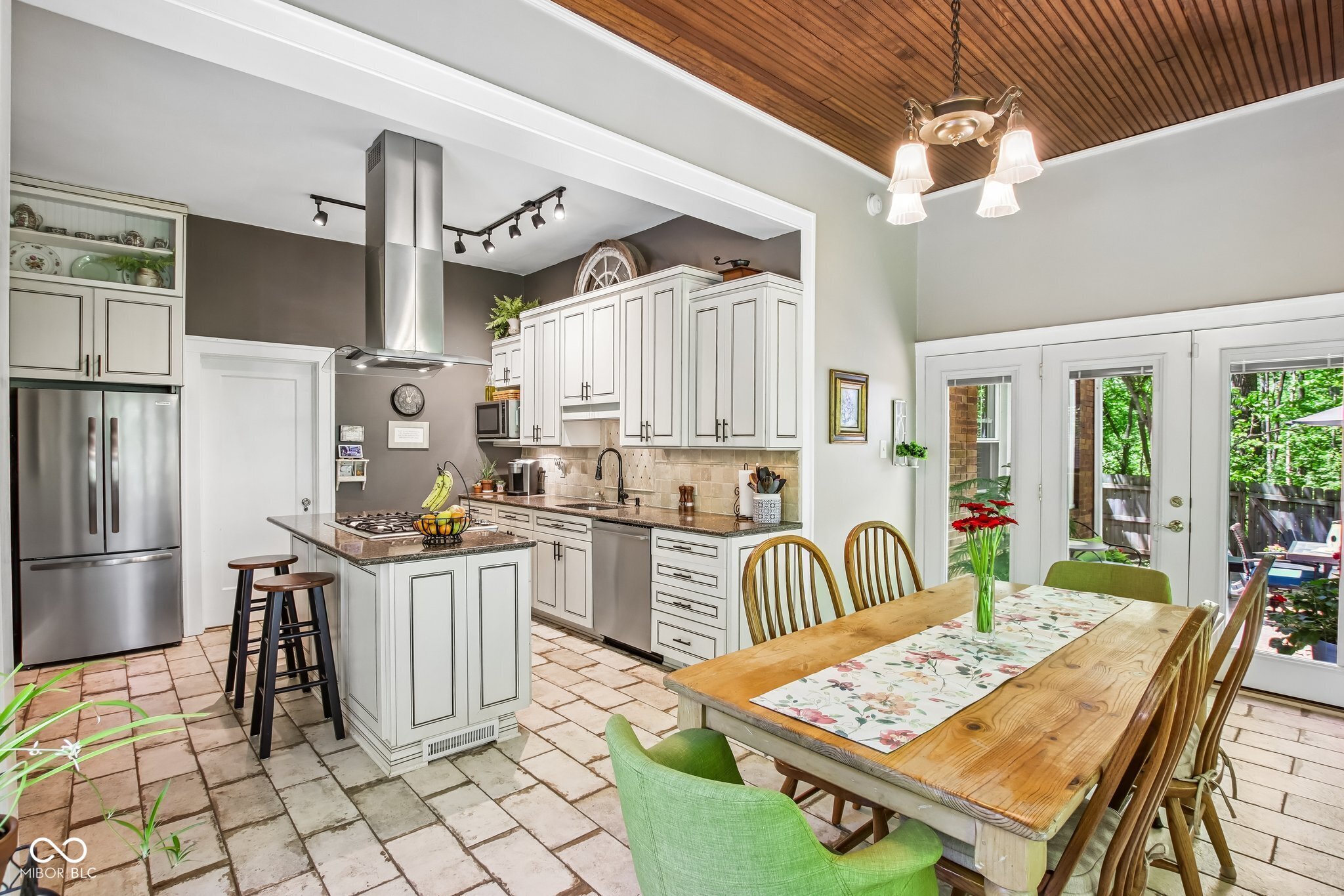 8744 W 86th Street