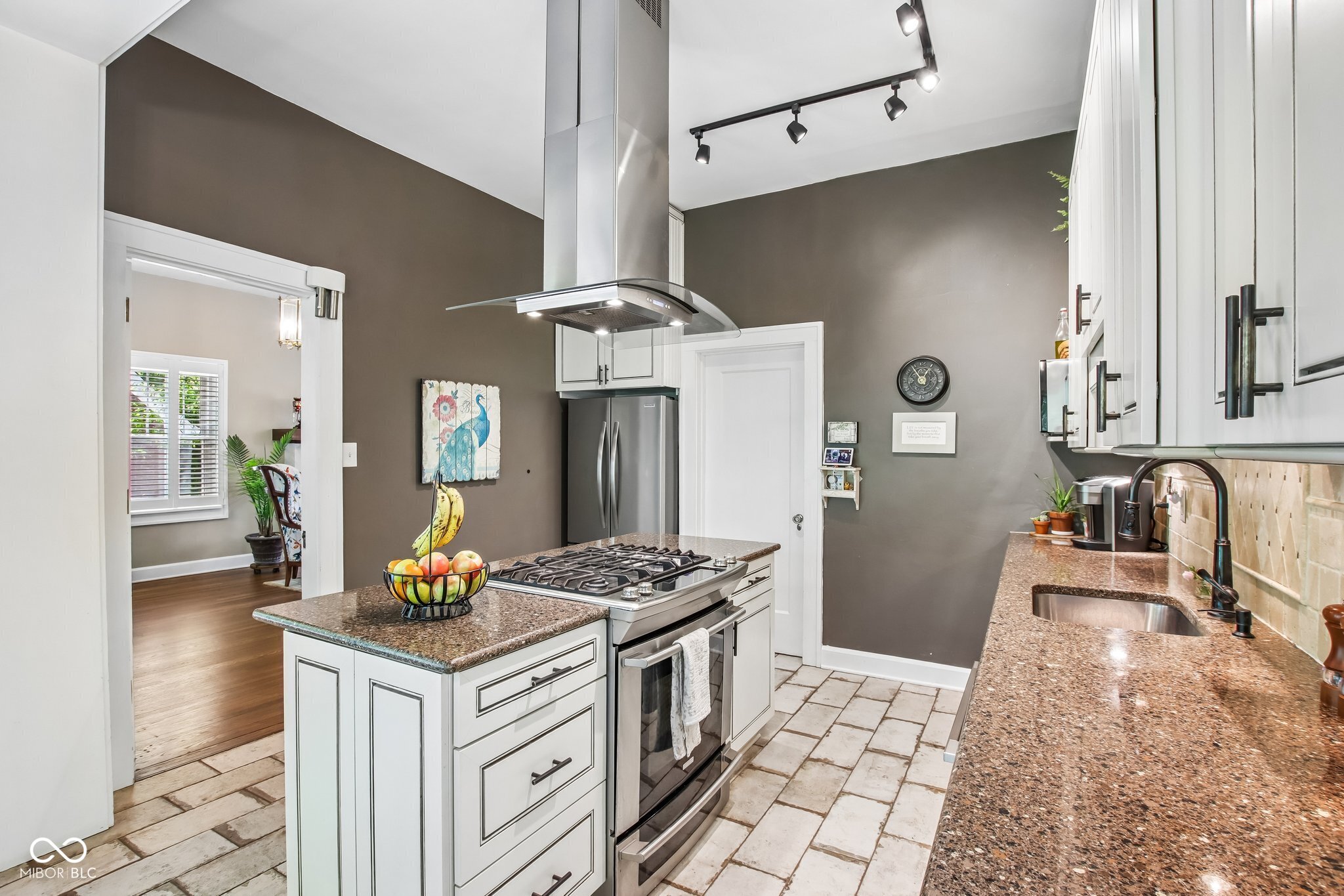 8744 W 86th Street