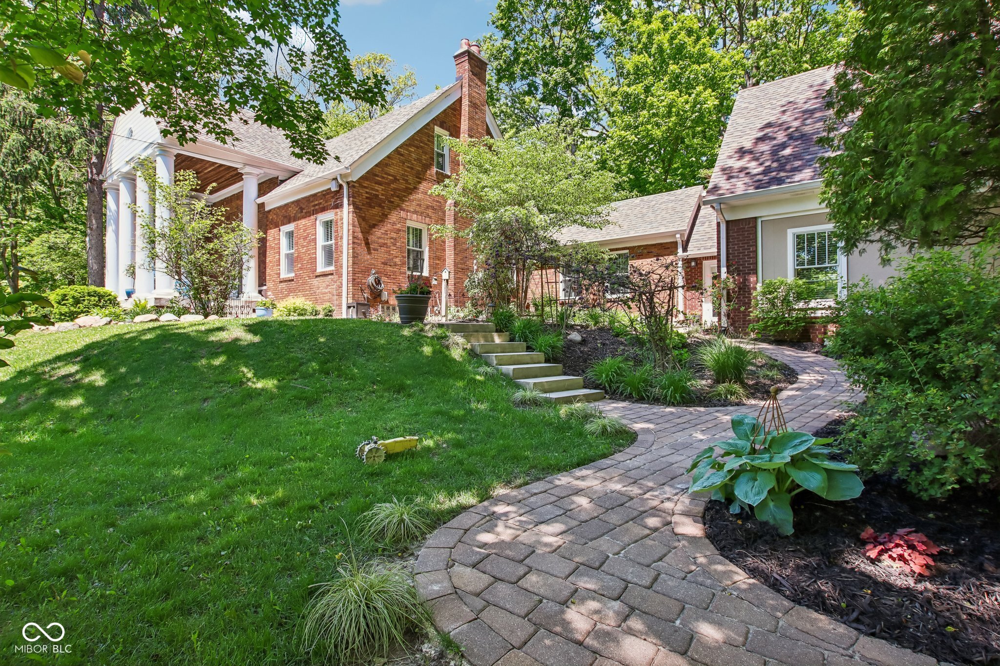 8744 W 86th Street