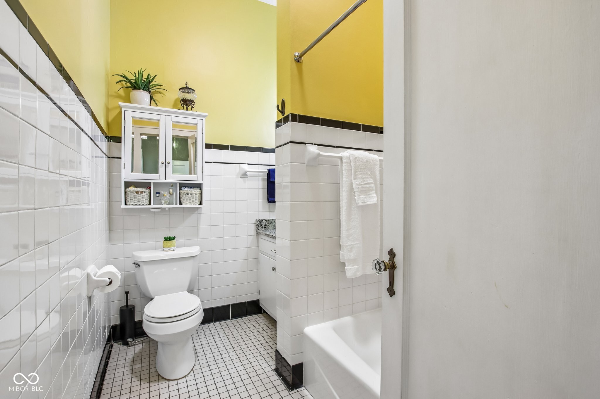 8744 W 86th Street