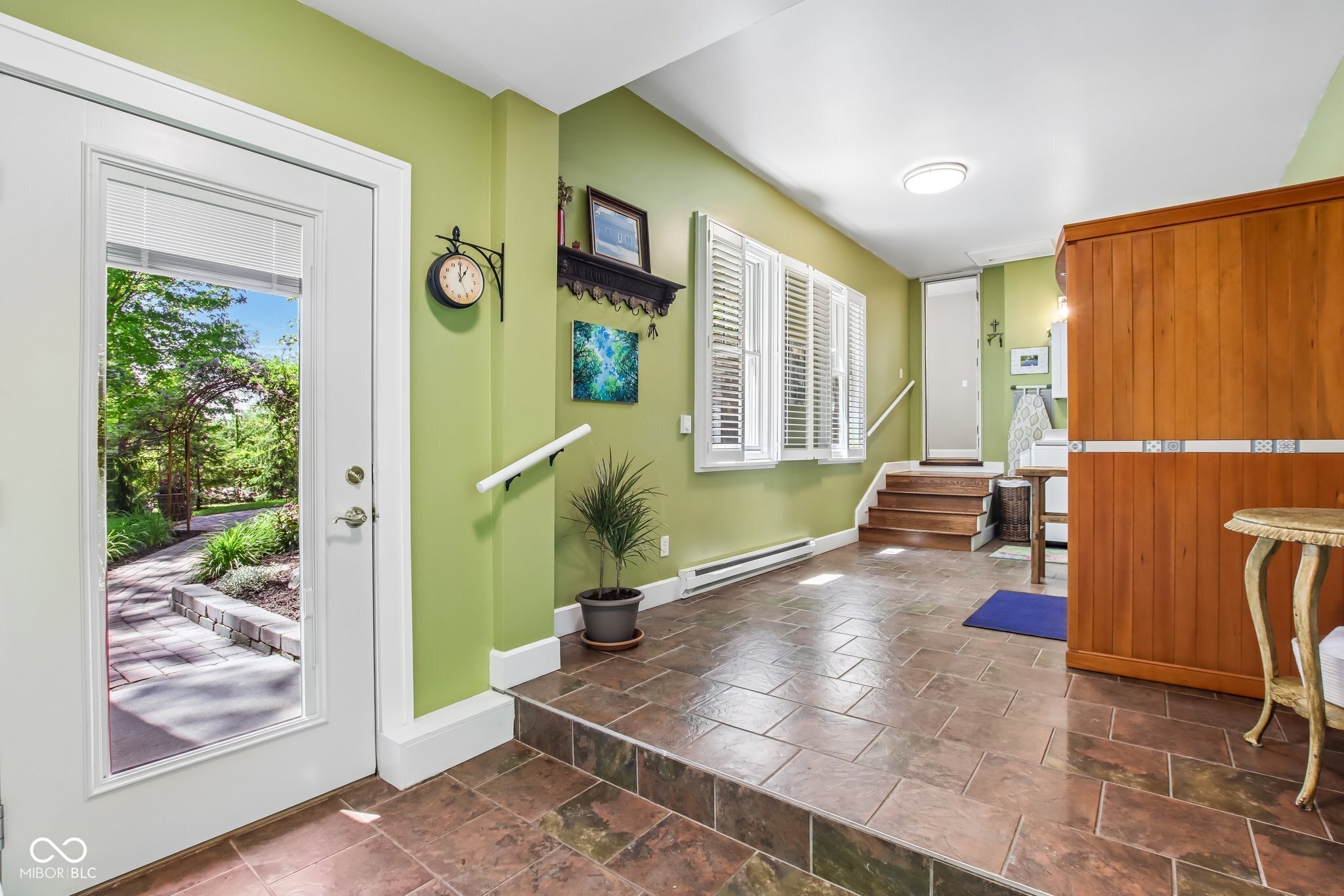 8744 W 86th Street