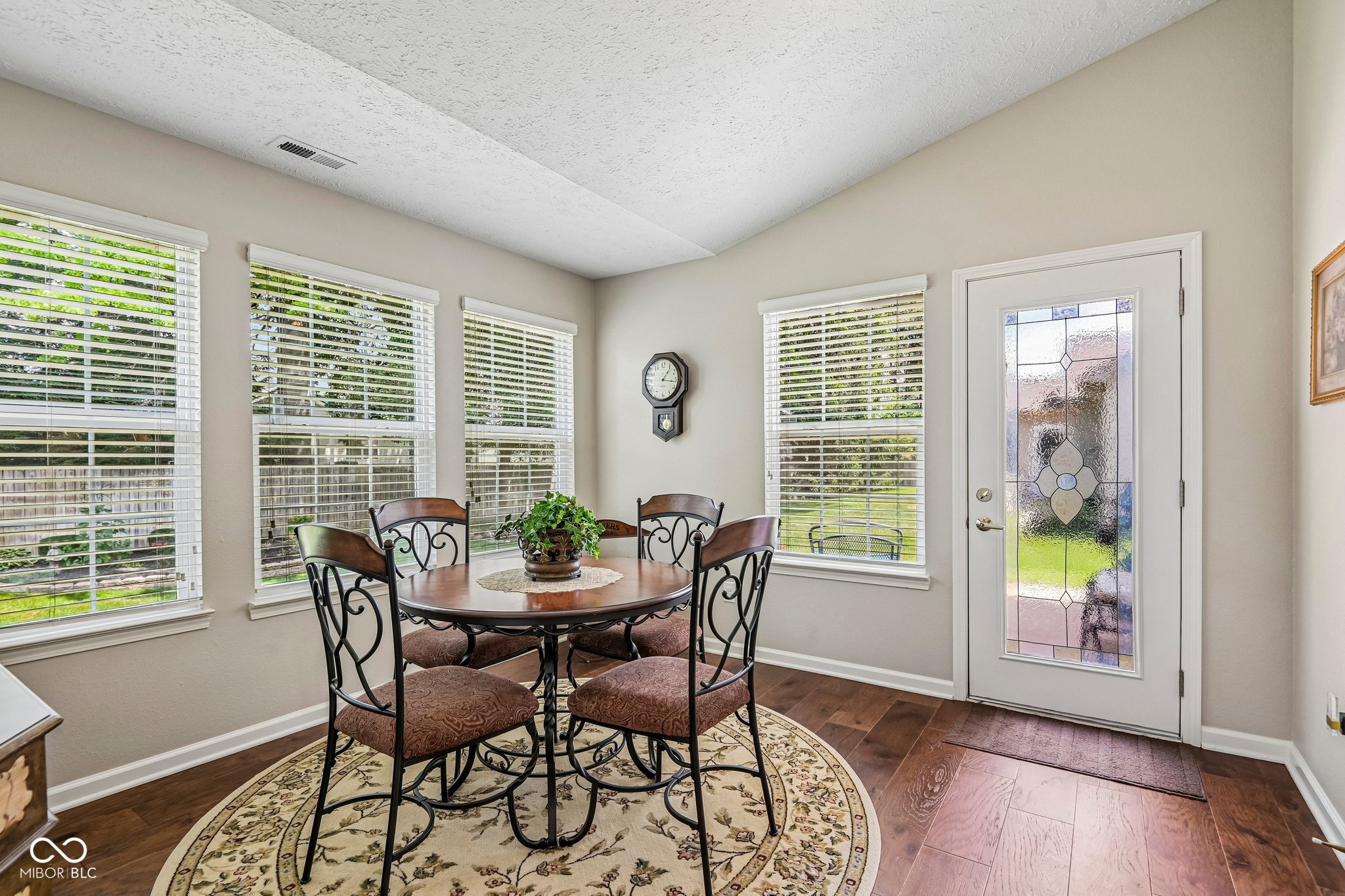 6912 Trophy Lane