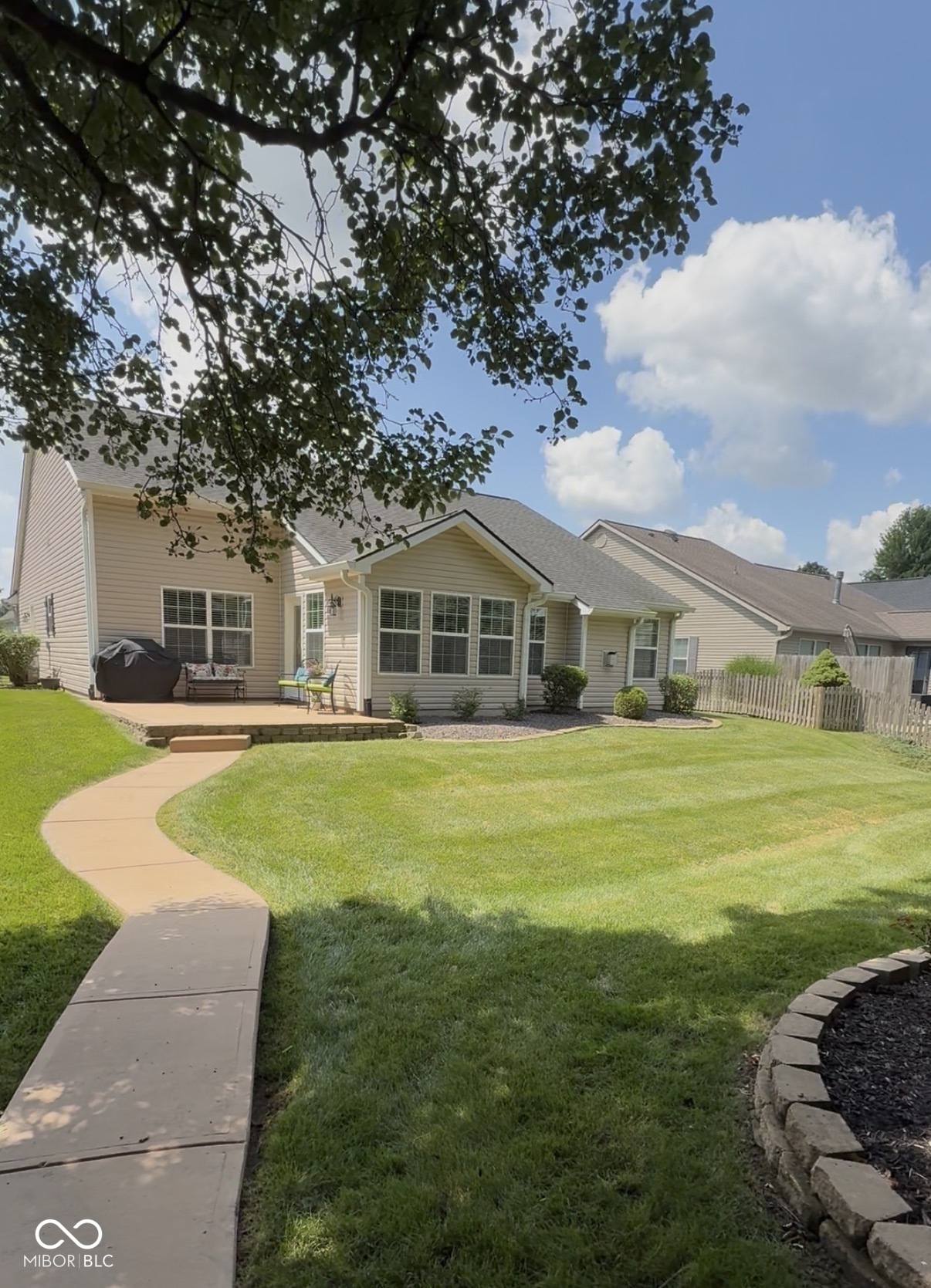6912 Trophy Lane